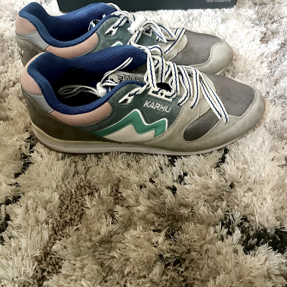 Men’s Karhu Sneakers Size 12